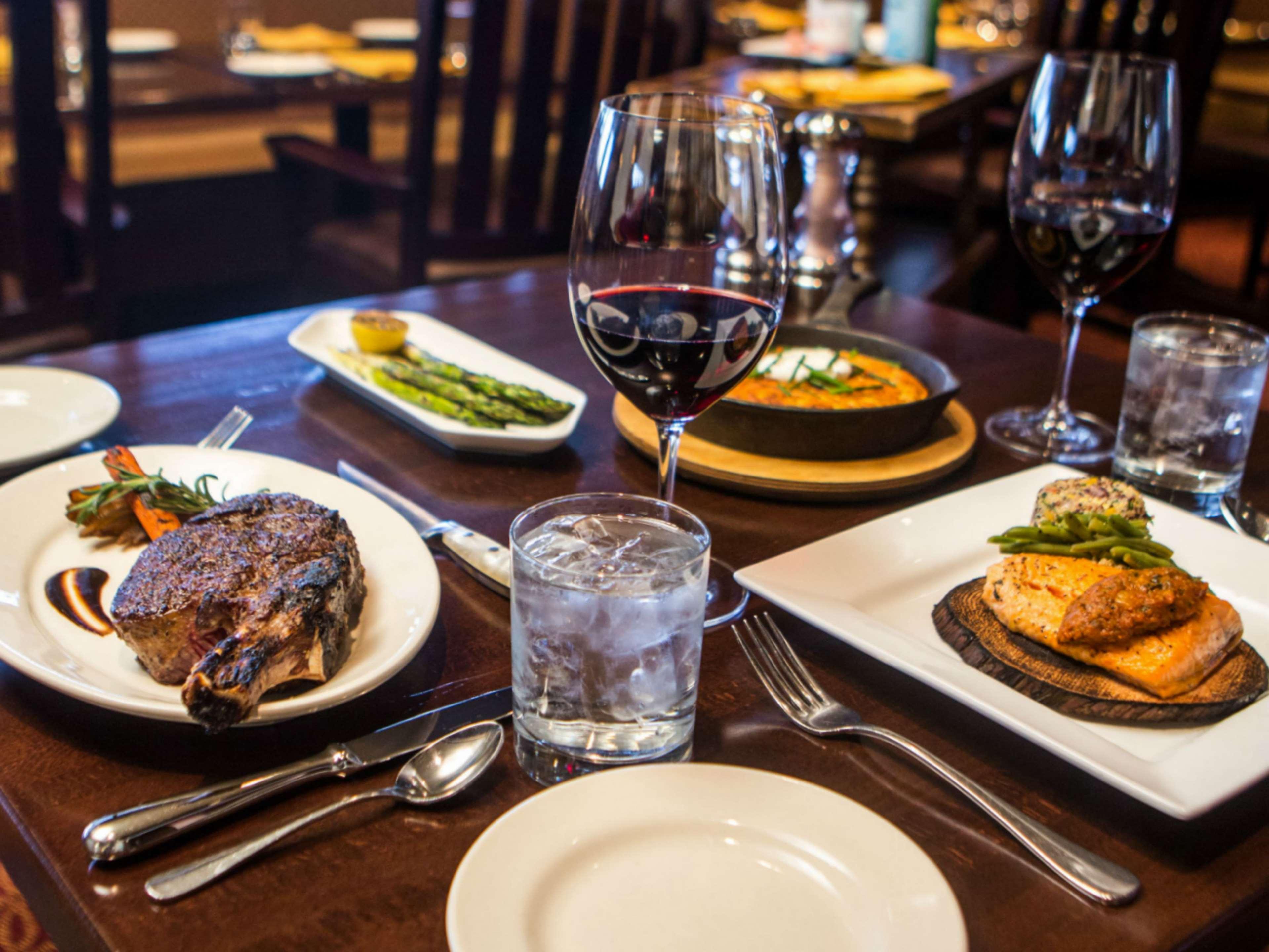 Doubletree By Hilton Spokane City Center Bagian luar foto