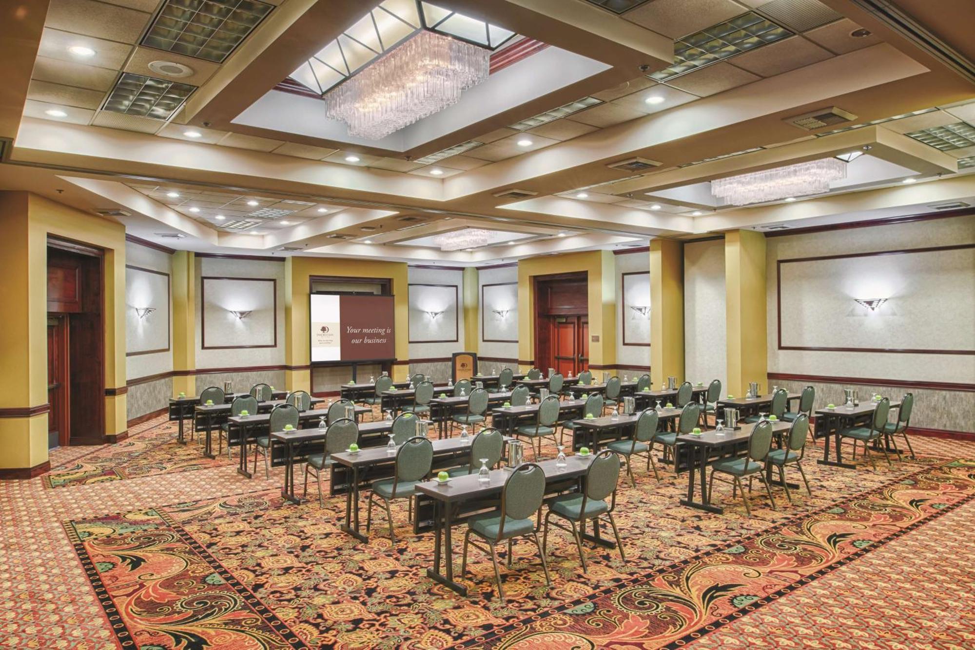 Doubletree By Hilton Spokane City Center Bagian luar foto